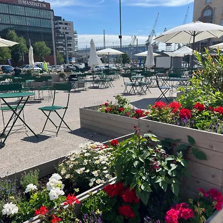 Sweethome 49 In Center Design District *